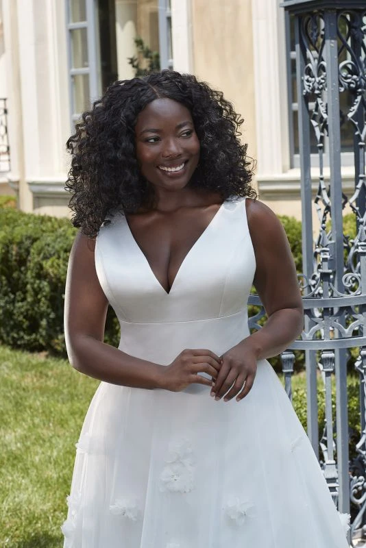 Mori Lee 3411 Neve Plus Size Wedding Dress - Image 2